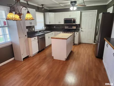 3442 50th St, Moline, IL 61265 photo 6