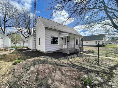 112 N 12th St, Herrin, IL 62948 photo 1