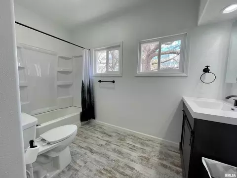 112 N 12th St, Herrin, IL 62948 photo 8