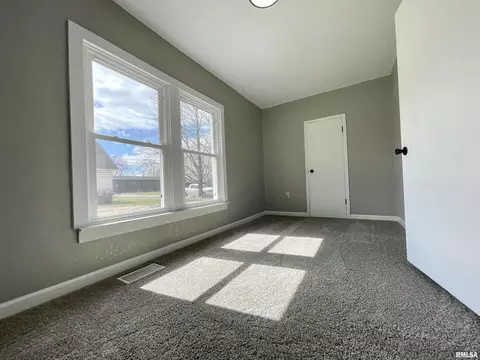 112 N 12th St, Herrin, IL 62948 photo 17