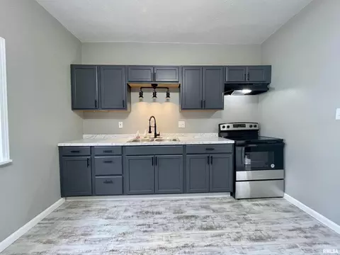 112 N 12th St, Herrin, IL 62948 photo 5
