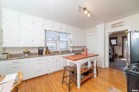 1611 12th Ave, Moline, IL 61265 photo 7