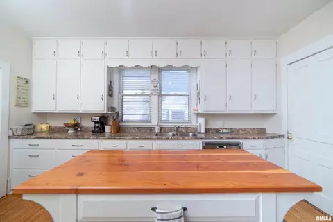 1611 12th Ave, Moline, IL 61265 photo 8