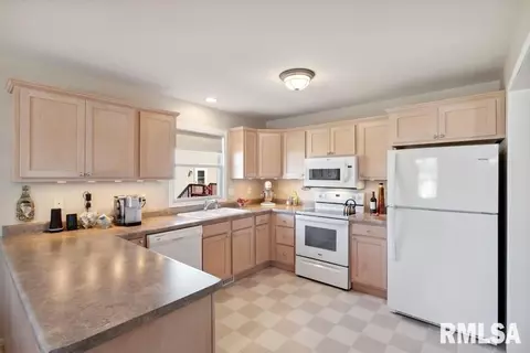 1202 17th Ave, Silvis, IL 61282 photo 5