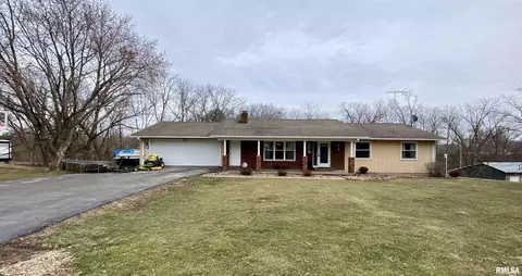 11389 Oakton Rd, Savanna, IL 61074
