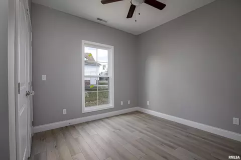 405 E Reeves St, Marion, IL 62959 photo 16