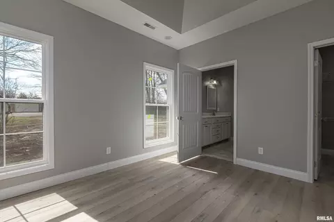 405 E Reeves St, Marion, IL 62959 photo 10