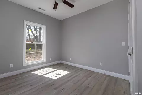 405 E Reeves St, Marion, IL 62959 photo 21
