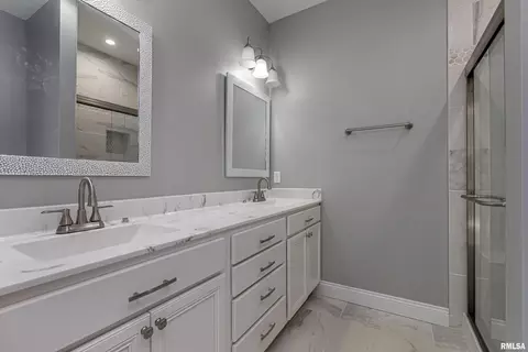 405 E Reeves St, Marion, IL 62959 photo 11