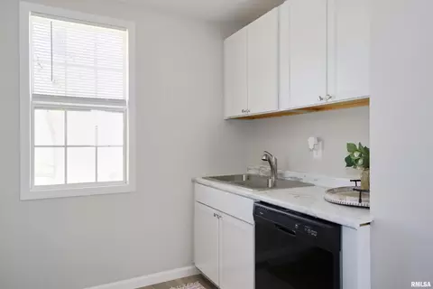 4209 15th St, Moline, IL 61265 photo 11