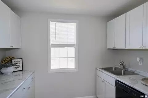 4209 15th St, Moline, IL 61265 photo 12