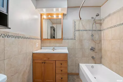 224 5th St E, Milan, IL 61264 photo 9
