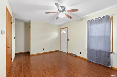 224 5th St E, Milan, IL 61264 photo 5