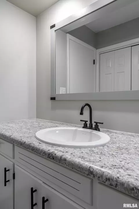 3601 14th Ave, Moline, IL 61265 photo 14