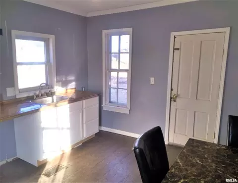 211 Williams St, Barry, IL 62312 photo 7