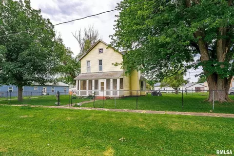 406 2nd St, Seaton, IL 61476