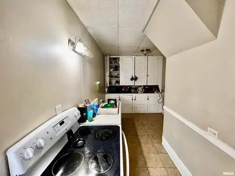 1317 10th St, Moline, IL 61265 photo 8