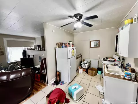 1317 10th St, Moline, IL 61265 photo 2