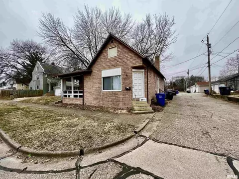 1317 10th St, Moline, IL 61265