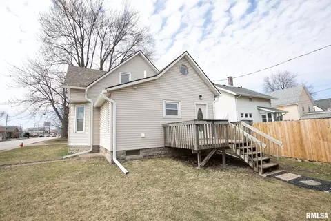 1858 3rd St, Moline, IL 61265 photo 5