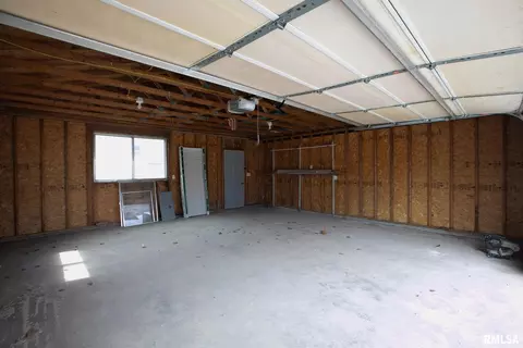 1858 3rd St, Moline, IL 61265 photo 31