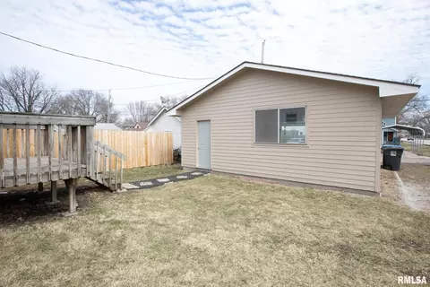 1858 3rd St, Moline, IL 61265 photo 30