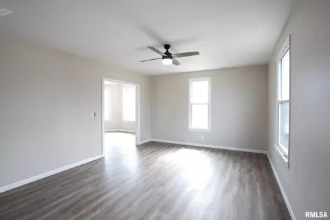 1858 3rd St, Moline, IL 61265 photo 10