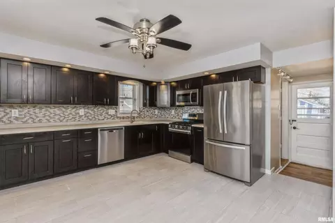 845 32nd Ave, Moline, IL 61265 photo 6