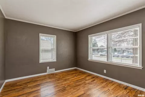 845 32nd Ave, Moline, IL 61265 photo 5