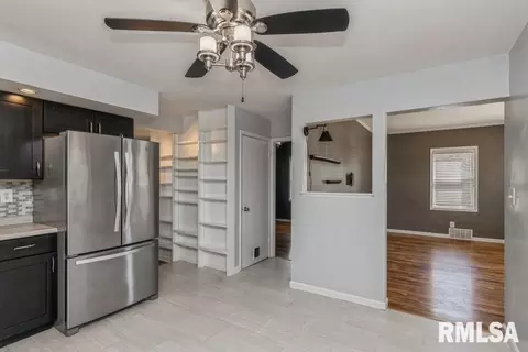 845 32nd Ave, Moline, IL 61265 photo 9