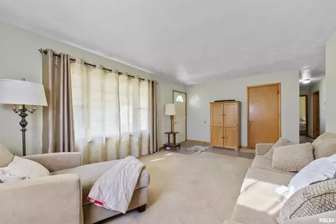 4713 19th Ave, Moline, IL 61265 photo 8