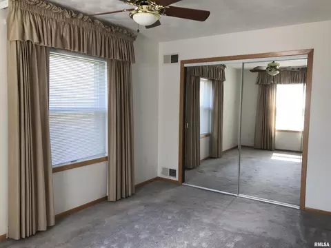 1219 49th St, Moline, IL 61265 photo 16