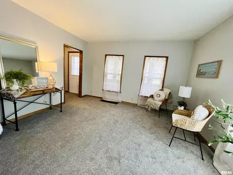2401 15th St, Moline, IL 61265 photo 6