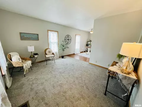 2401 15th St, Moline, IL 61265 photo 5