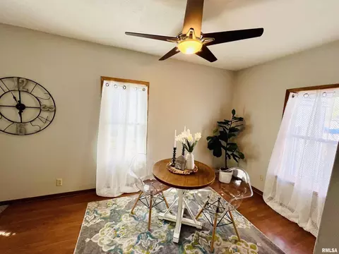 2401 15th St, Moline, IL 61265 photo 8
