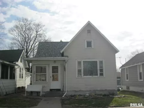 201 Fayette St, Clinton, IA 52732