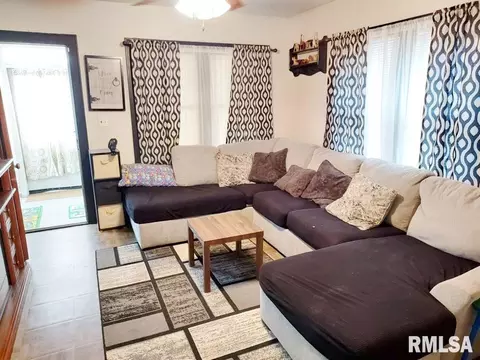 1110 4th Ave, Silvis, IL 61282 photo 8