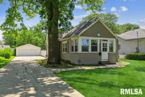 1110 4th Ave, Silvis, IL 61282 photo 2