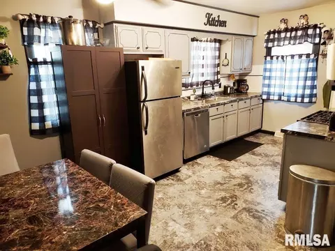 1110 4th Ave, Silvis, IL 61282 photo 11