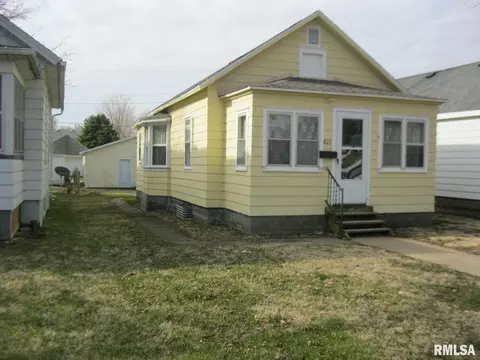 621 2nd Ave S, Clinton, IA 52732