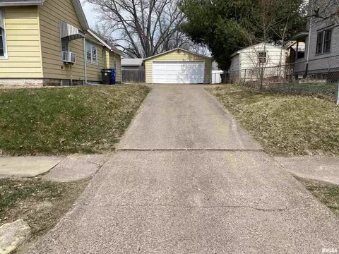 1717 16th Ave, Moline, IL 61265 photo 3