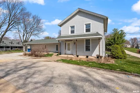 503 Dodge St, Le Claire, IA 52753