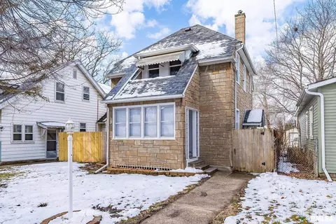 114 S Thornwood Ave, Davenport, IA 52802