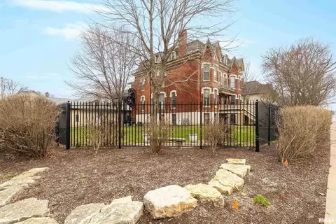 2205 7th Ave, Rock Island, IL 61201