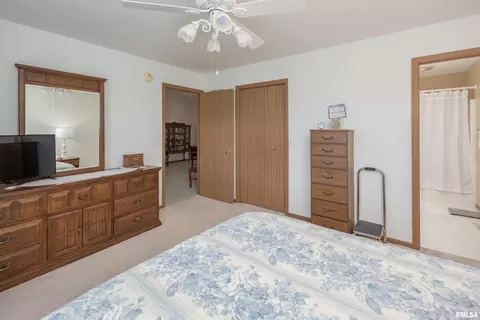 2610 38th St, Moline, IL 61265 photo 20