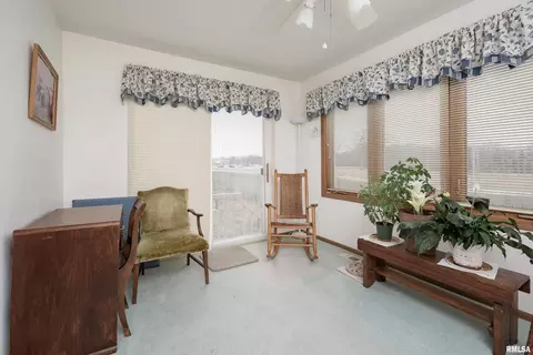 2610 38th St, Moline, IL 61265 photo 22