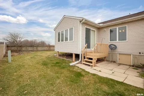 2610 38th St, Moline, IL 61265 photo 25