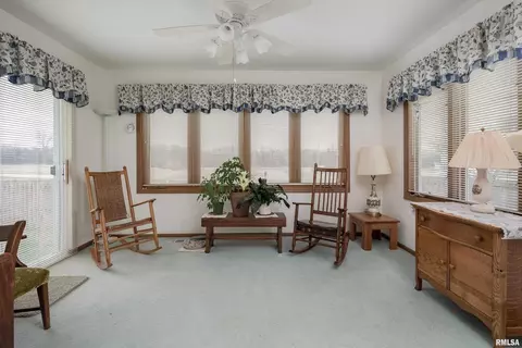 2610 38th St, Moline, IL 61265 photo 23