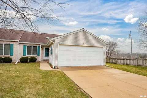 2610 38th St, Moline, IL 61265