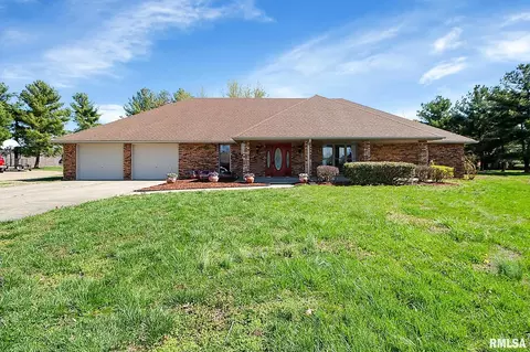1603 Carmie Dr, Marion, IL 62959